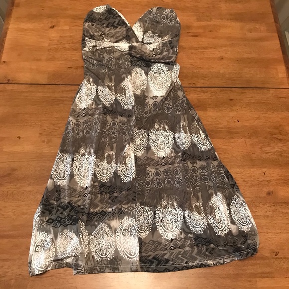 Fun sundress - Picture 2 of 3